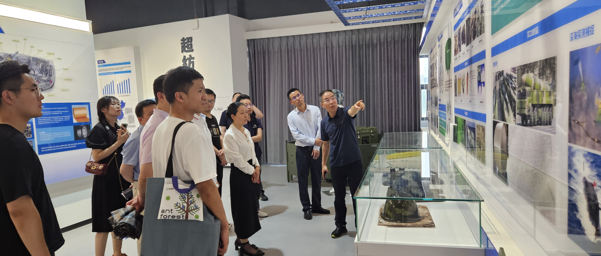 中南医院旅行太阳GG立异研究院相助高校武汉纺织大学，，，共探医纺连系立异之路